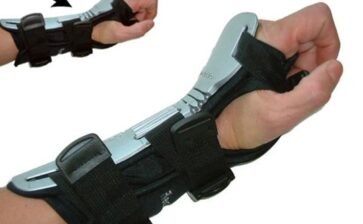 Protect Yourself While Bowling By Using A Wrist Brace Protect Yourself While Bowling By Using A Wrist Brace