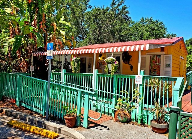 Coqui Snacks ezterior