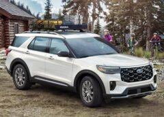 2025 Ford Explorere Exterior