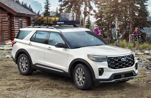 2025 Ford Explorere Exterior
