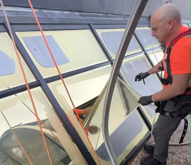 commercial window tinting