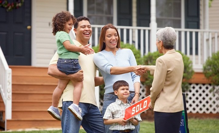 Happy Family Buys a Home in Florida